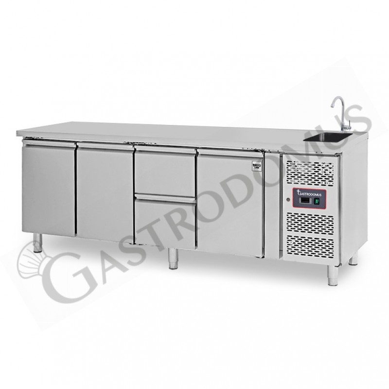 Tavolo refrigerato 2 cassetti 3 porte con lavello, Prof. 700 mm, temp. +2°C/+8°C, completo di rubinetto